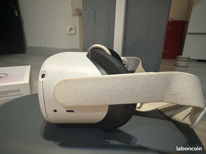 Meta/Oculus Quest 2 64 Go – 2 manettes + boîte + housse de transport (image 6)