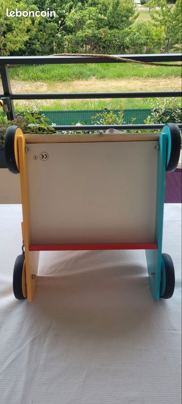 Janod Chariot Multi-Activités Chat en Bois Pousseur Évolutif