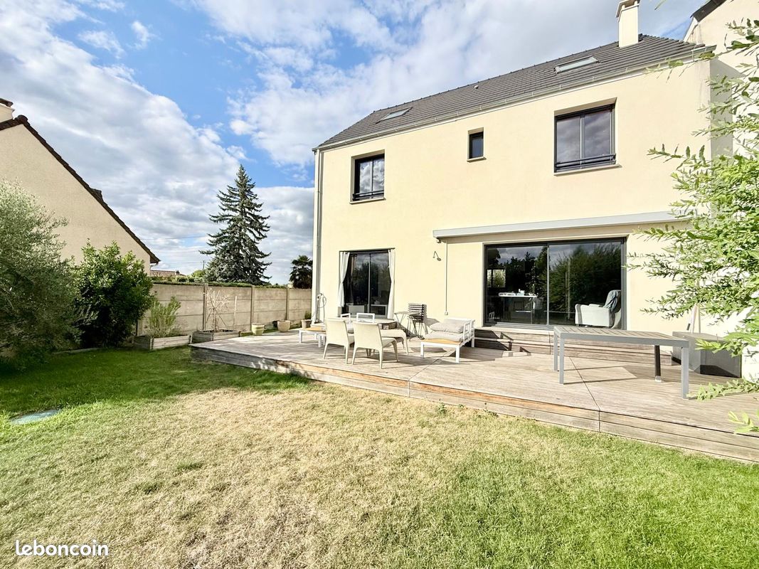 Maison 7 pièces 155 m² · à Carrières-sur-Seine · 155 m² · 899 000 €