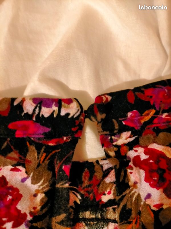 Robe moche longue taille 38.
De marque Kiabi.
Taille 40 (image 4)
