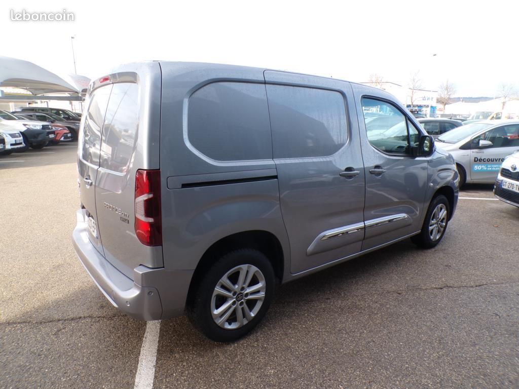 Toyota Proace City 1.5 D-4D 100 MEDIUM STYLE (image 2)