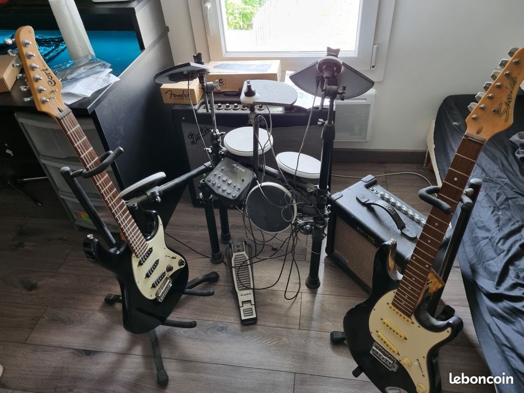 Lots Amplis guitares batterie (image 1)