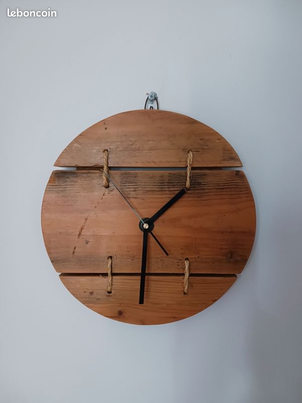 Horloge en bois/palette artisanale (image 1)