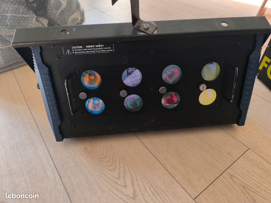 Pack de lumières et d'effets pour scène musicale ou soirées privées (image 13)