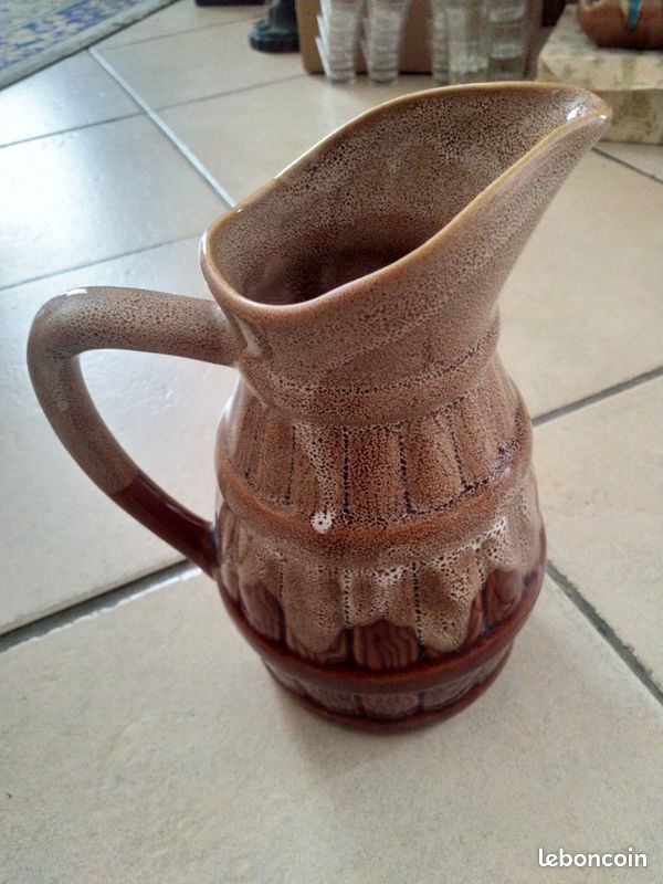 Broc a eau marron vintage (image 1)