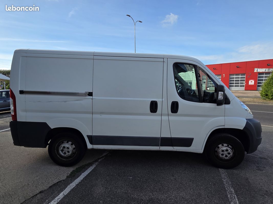 PEUGEOT Boxer Boxer Fg 330 L1H1 2.2 HDi 110 FAP Confort GARANTIE 12 MOIS (image 4)