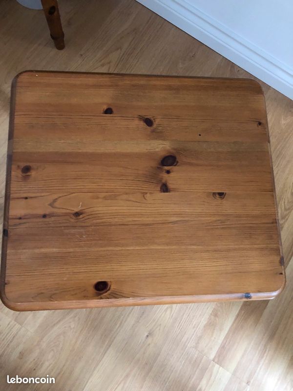 Petite table d’appoint en bon état (image 2)