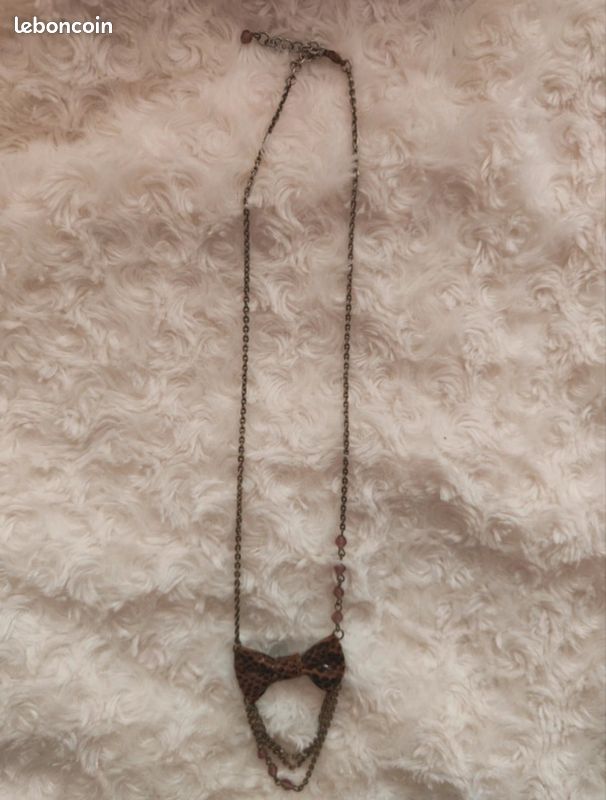 Collier (image 1)