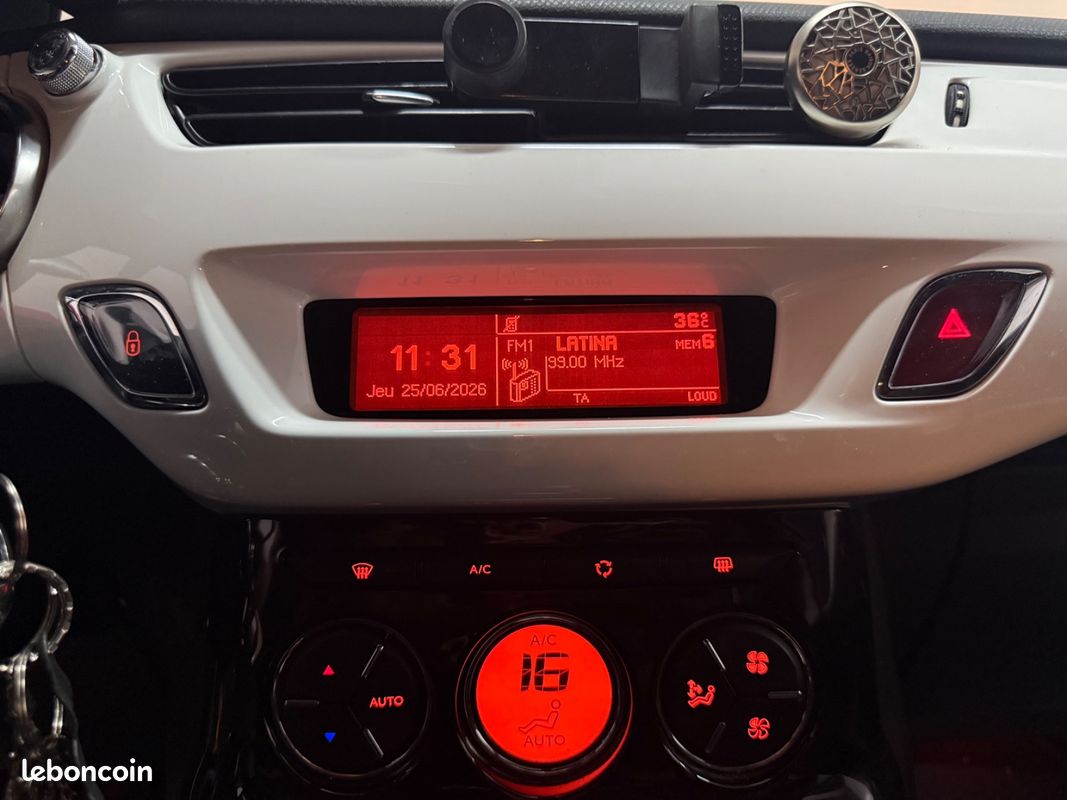 CITROEN DS3 e-HDi 115 Airdream Sport Chic *DISTRIBUTION CHANGEE*ENTRETIEN A JOUR (image 21)