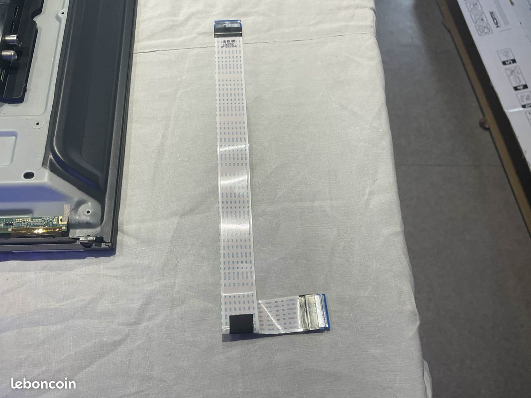 Nappe LVDS Hisense 1267520 Pour TV 58A6FG, Neuve Et Testée