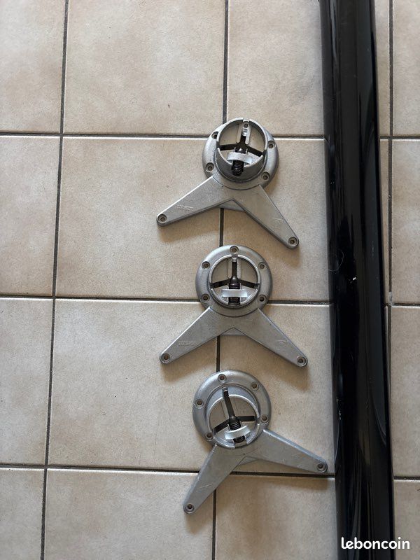 Pieds de meubles réglage (image 2)