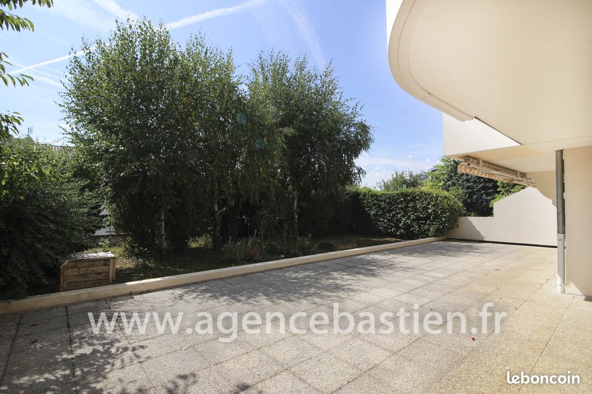 Appartement 4 pièces 105 m² · à Divonne-les-Bains · 105 m² · 590 000 €