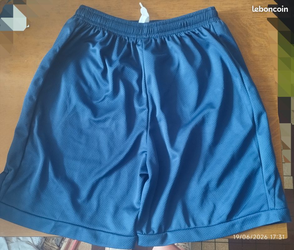Short PSG officiel (image 2)