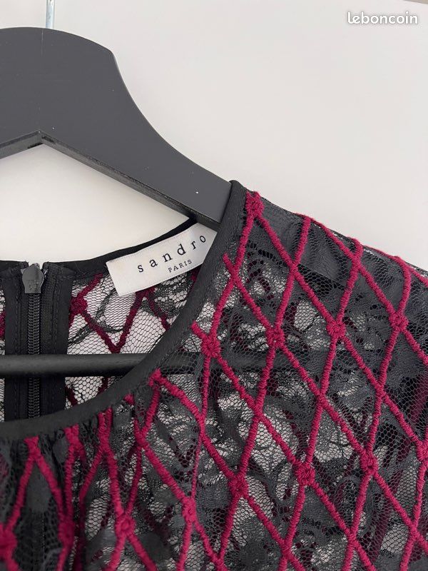 Robe Sandro Dentelle Bordeaux Et Noir - Taille 1 - Longueur Genou - Occasion Très Bon état