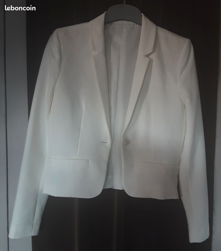 Robe et veste blanche (image 3)