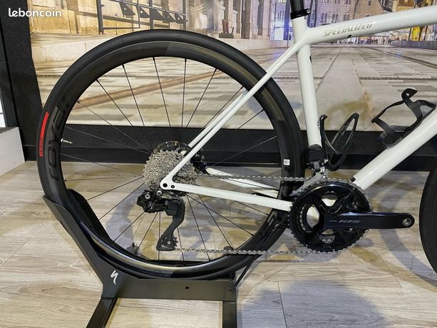 Selle SPECIALIZED Bridge Comp avec mimic noir 155mm| Fun Sports Cycles