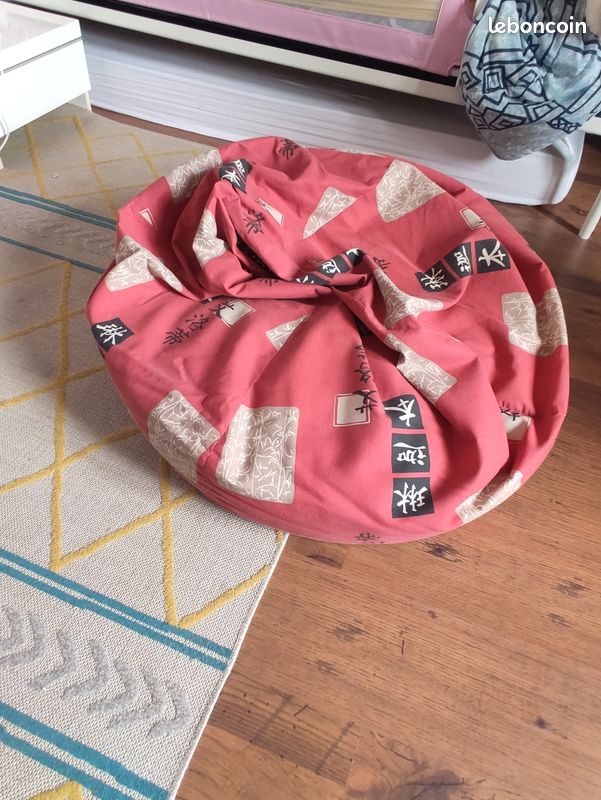 Pouf (image 1)