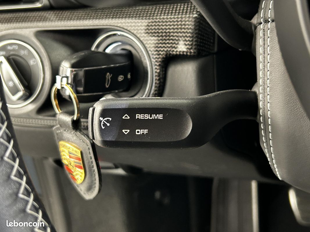 PORSCHE 911 GT3 4.0i (image 33)