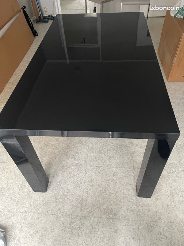 Table à manger (image 1)