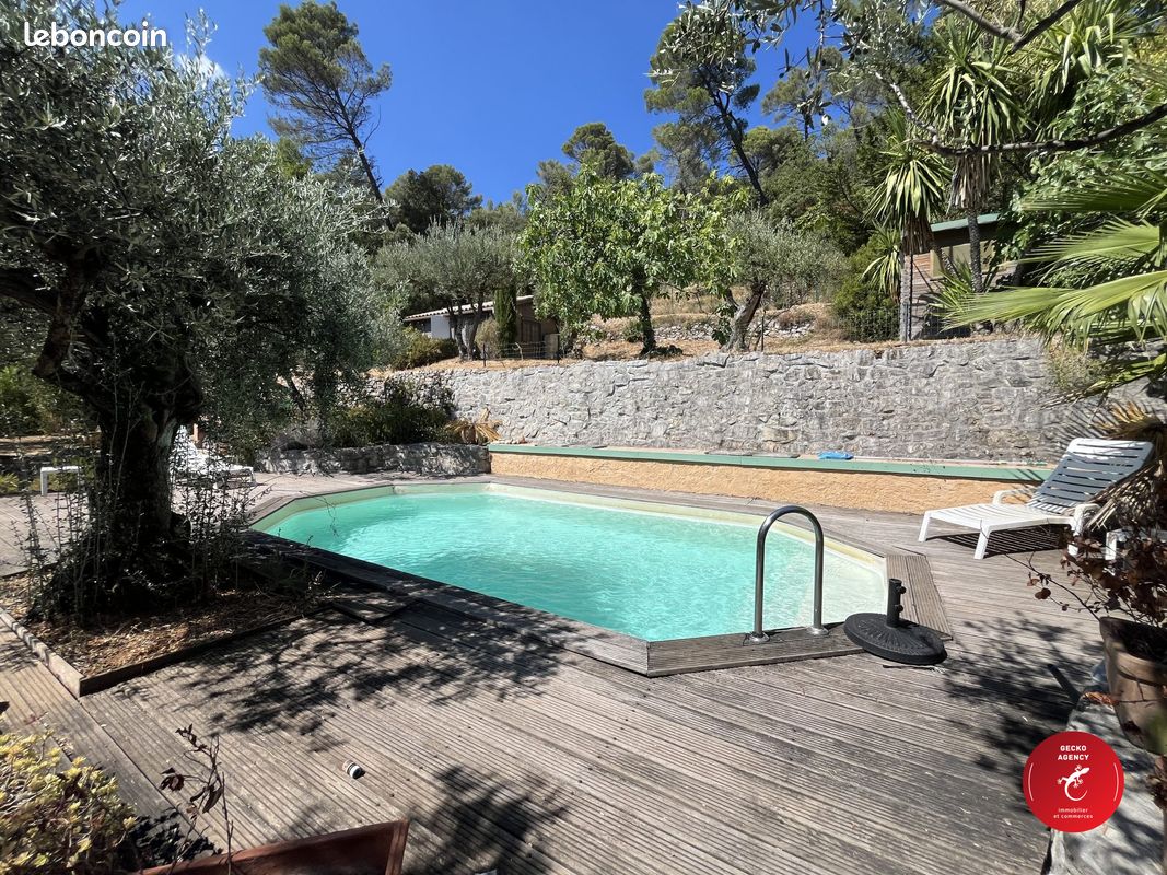 Maison 3 pièces 81 m² · à Figanières · 81 m² · 380 000 €