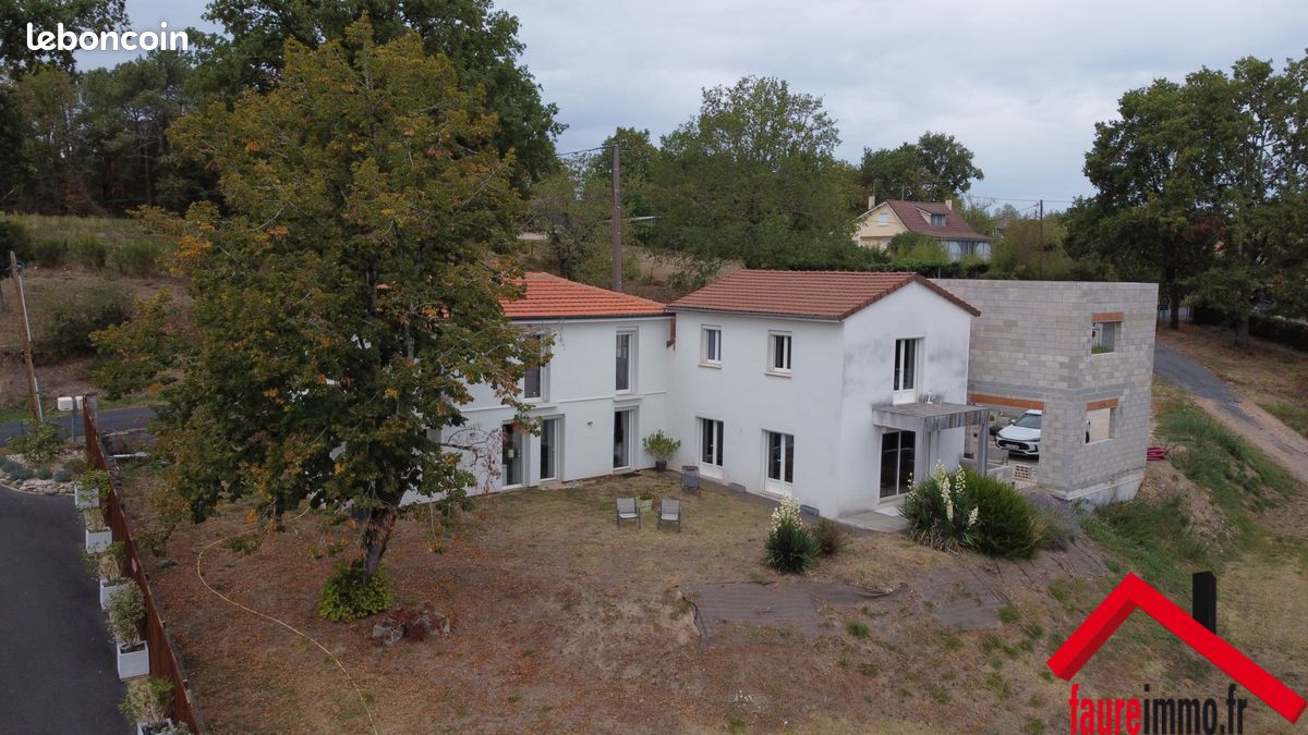 Maison 4 pièces 153 m² · à Terrasson-Lavilledieu · 153 m² · 319 500 €