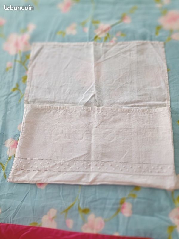 Housse oreiller ou coussin avec très beau monogramme JM entièrement brodé mains (image 3)
