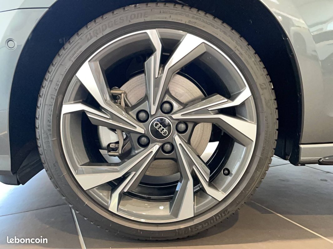 AUDI A3 Sportback 40 TFSIe 204 S tronic 6 S Line (image 9)