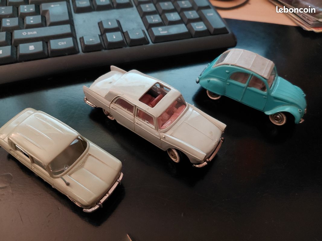 Lot de 3 petites voitures anciennes Norev dans leur jus (image 1)