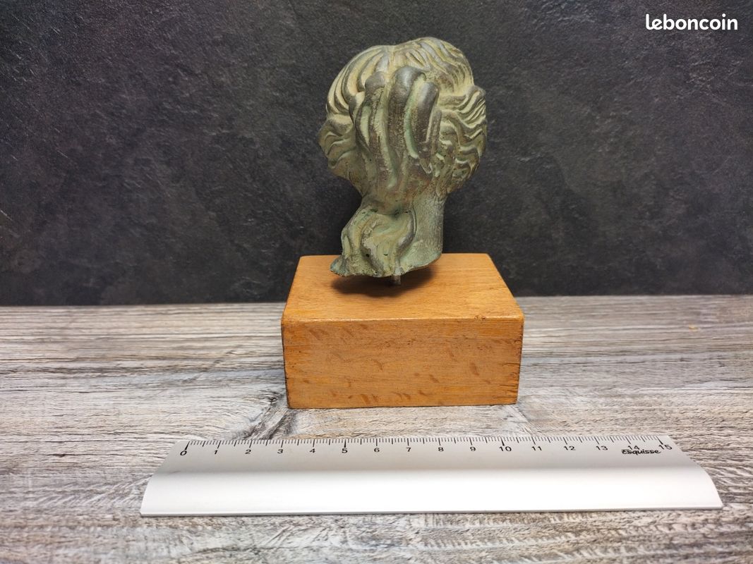 Buste d'Aphrodite (Vénus de Milo) sur socle en bois (image 5)