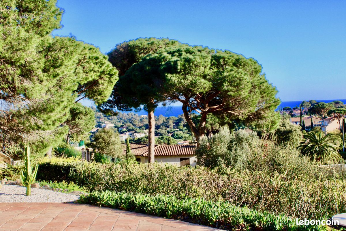 Maison 8 pièces 220 m² · à Cavalaire-sur-Mer · 220 m² · 1 260 000 €