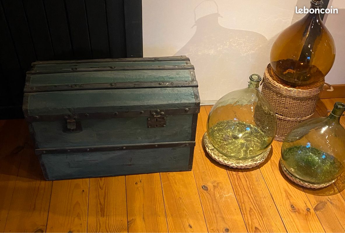 Grande Malle Ancienne / Coffre Vintage En Bois Foncé - Déco Ou Rangement