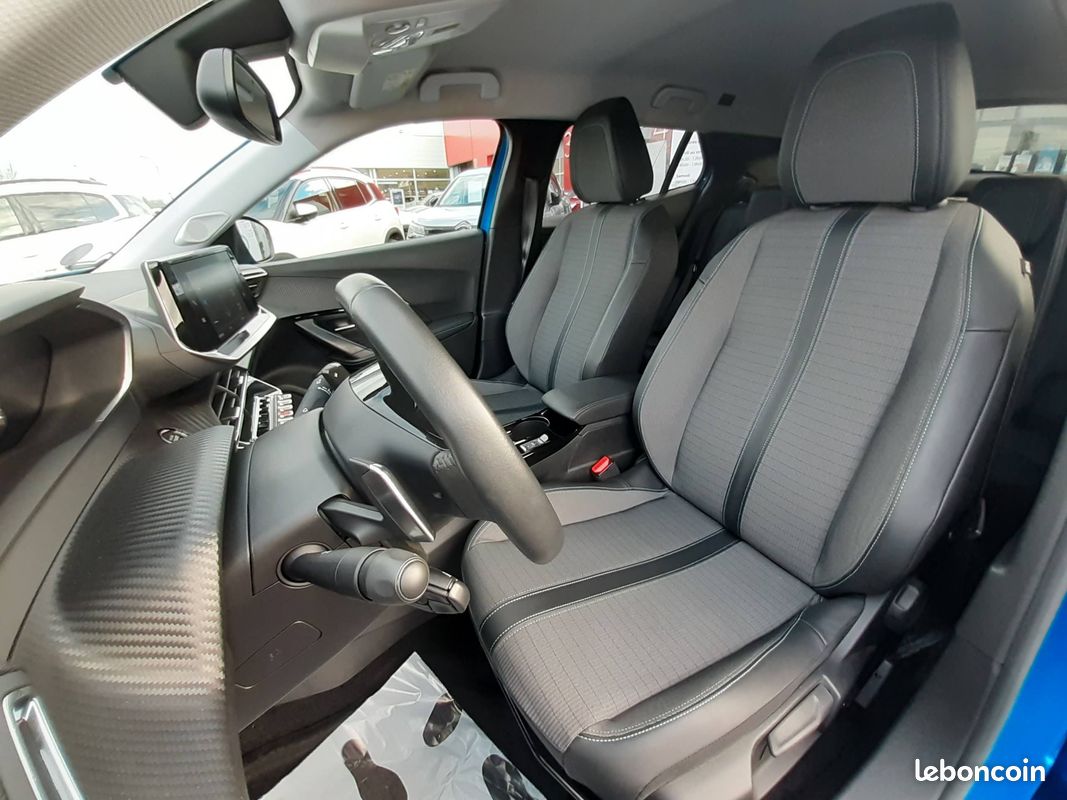 PEUGEOT 2008 PureTech 130 S&S EAT8 Allure (image 14)