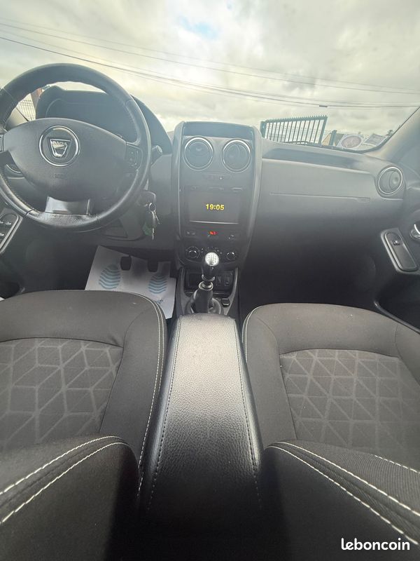 Dacia duster prestige phase 2 1.2i - 16v turbo tce 125cv 4x2 2015 (image 17)