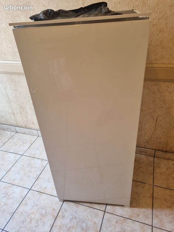 A vendre refrigerateur (image 1)
