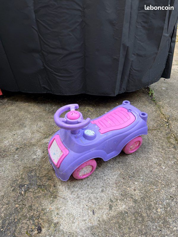 Trotteur voiture bébé (image 1)