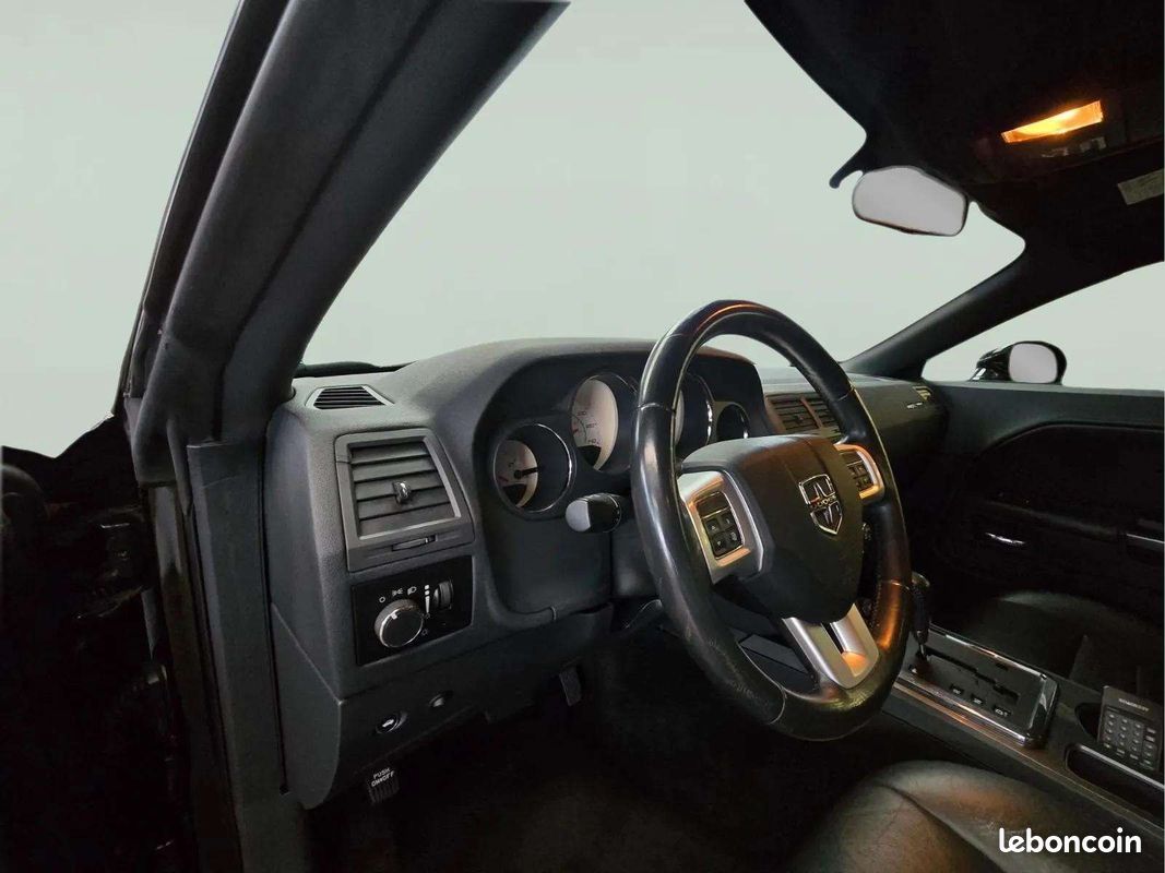 Dodge CHALLENGER 3.6 V6 * Cervini * Boîte Automatique * Cuir * CarPlay * Android Auto * Jantes 20" (image 31)