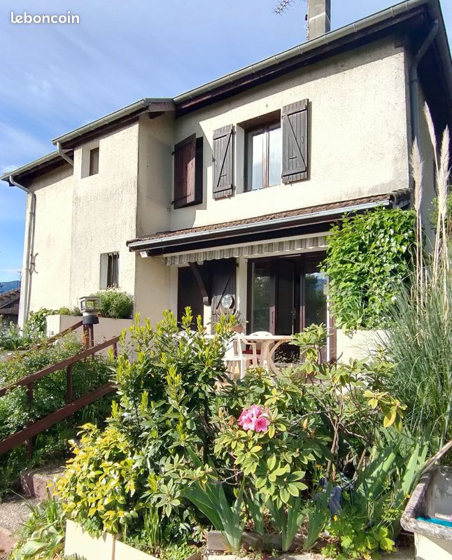Maison 9 pièces 220 m² · à Moirans · 220 m² · 299 000 €