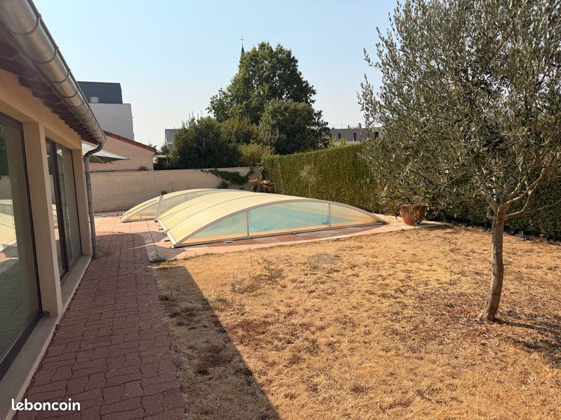 Maison 10 pièces 220 m² · à Cholet · 220 m² · 610 000 €