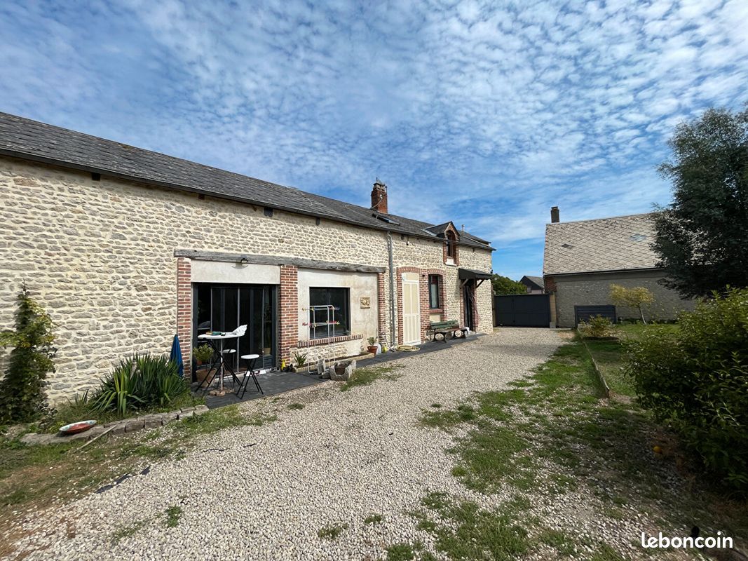 Maison 5 pièces 179 m² · à Éole-en-Beauce · 179 m² · 246 000 €