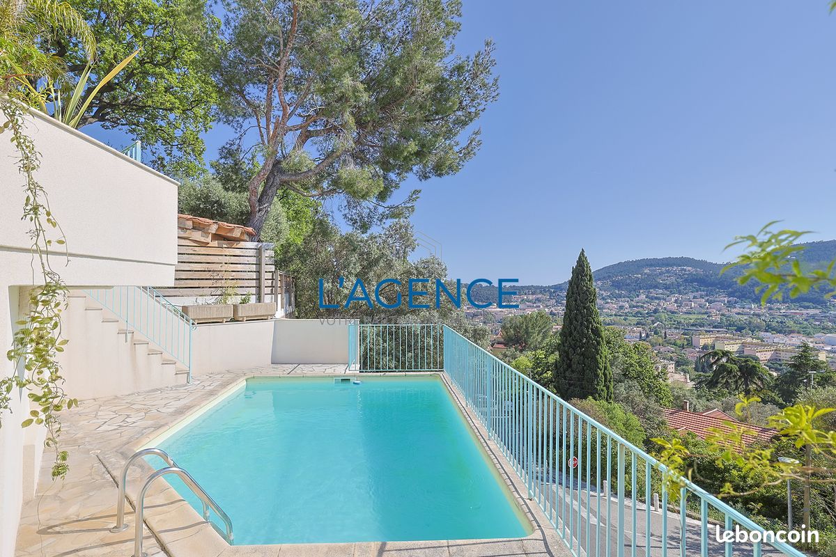 Maison 6 pièces 145 m² · à Hyères · 145 m² · 850 000 €