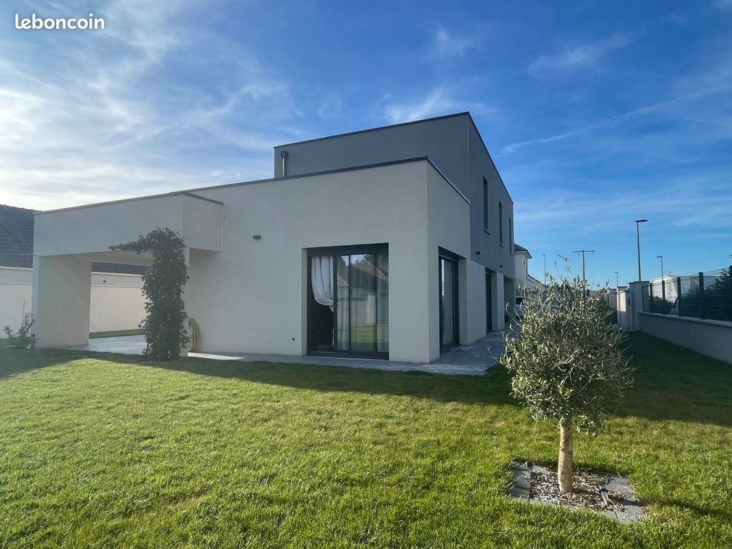 Maison 6 pièces 197 m² · à Buchères · 197 m² · 496 000 €