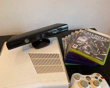 Microsoft Xbox 360 S Call of Duty: Modern Warfare 3 320GB Limited Edition Console - Silver | Achetez sur