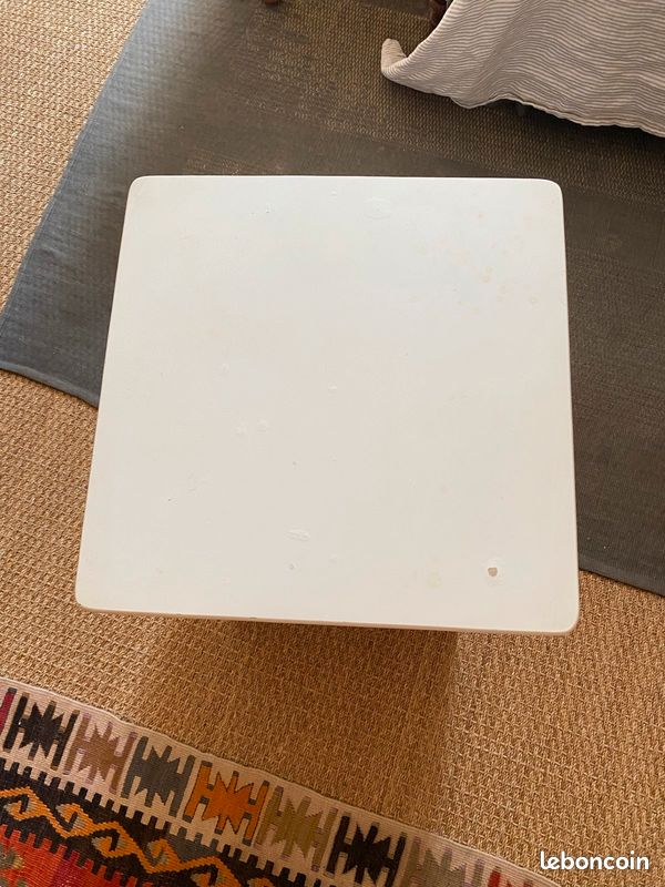 Table de chevet blanche (image 2)