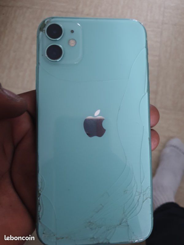 IPhone 11 (image 3)
