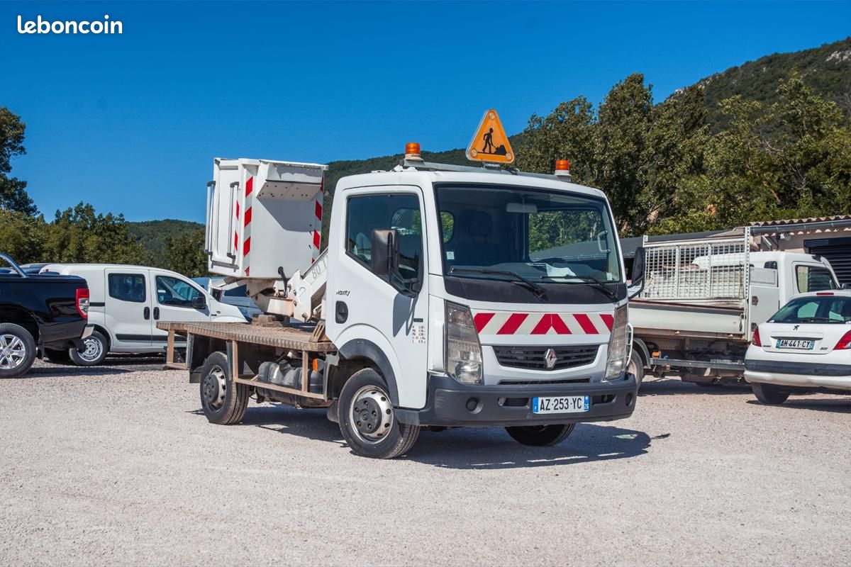 Renault Maxity 2.5 DCi 110 DXI NACELLE (image 6)
