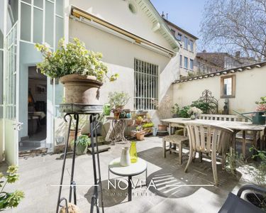 Maison 1 100 000 € - 225 m²