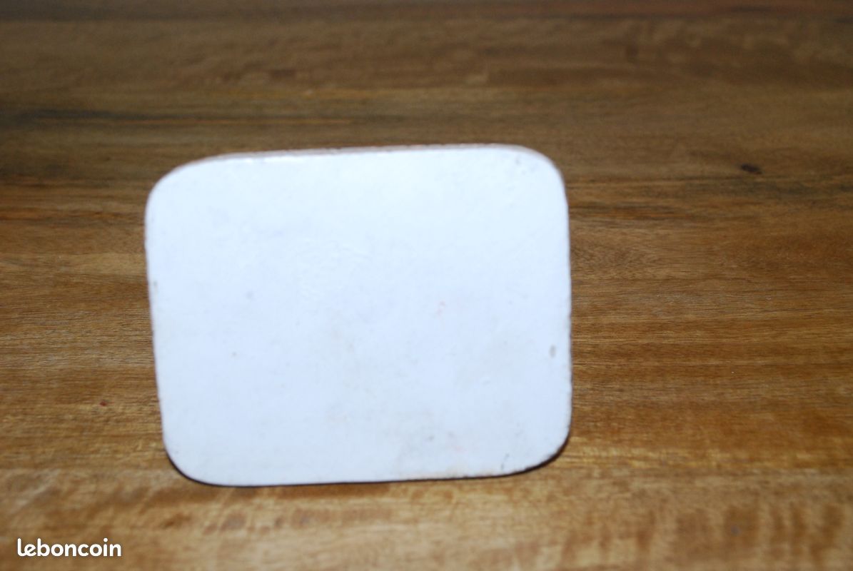 Petite étagère en plâtre blanc Verona Pomax - 45cm