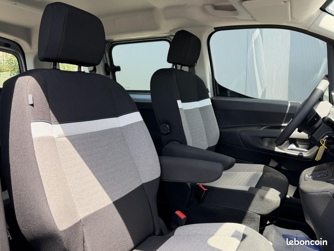 CITROEN BERLINGO ë-136 54kWh PLUS Automatique 5 Places (image 5)