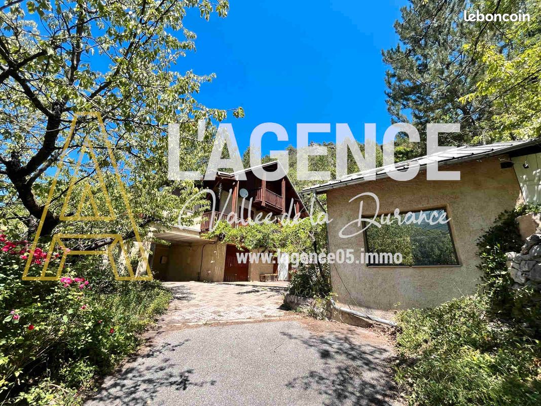 Maison 5 pièces 140 m² · à La Roche-de-Rame · 140 m² · 390 000 €
