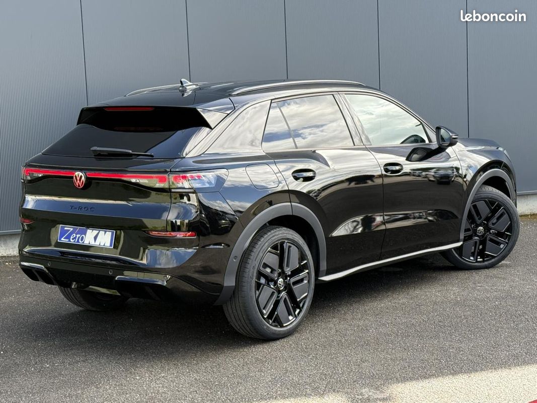 VOLKSWAGEN T-ROC 1.5 eTSI Hybrid DSG7 150 R-Line avec IQ Light et Hayon électrique (image 19)
